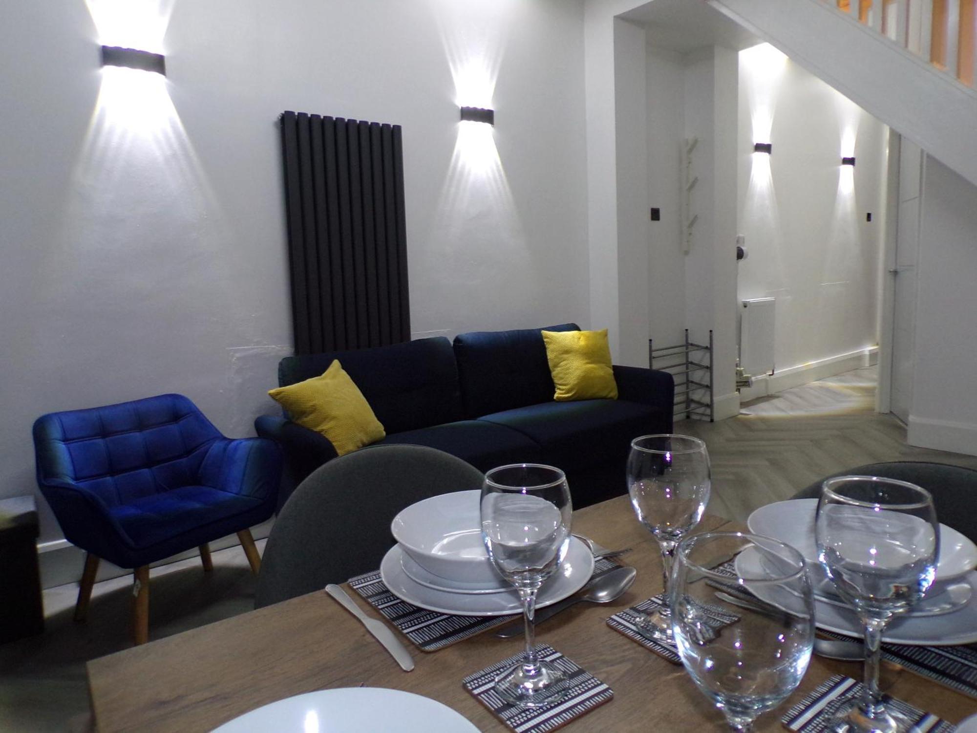 Hazelhurst House - 4 Bedrooms 2 Bathrooms Stoke-on-Trent Bagian luar foto